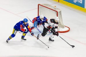 Ice hockey, Eishockey NL, EHC Kloten - Lausanne HC, Kloten, Switzerland Kloten, Switzerland, 1st Nov 2025: Defender 95 N