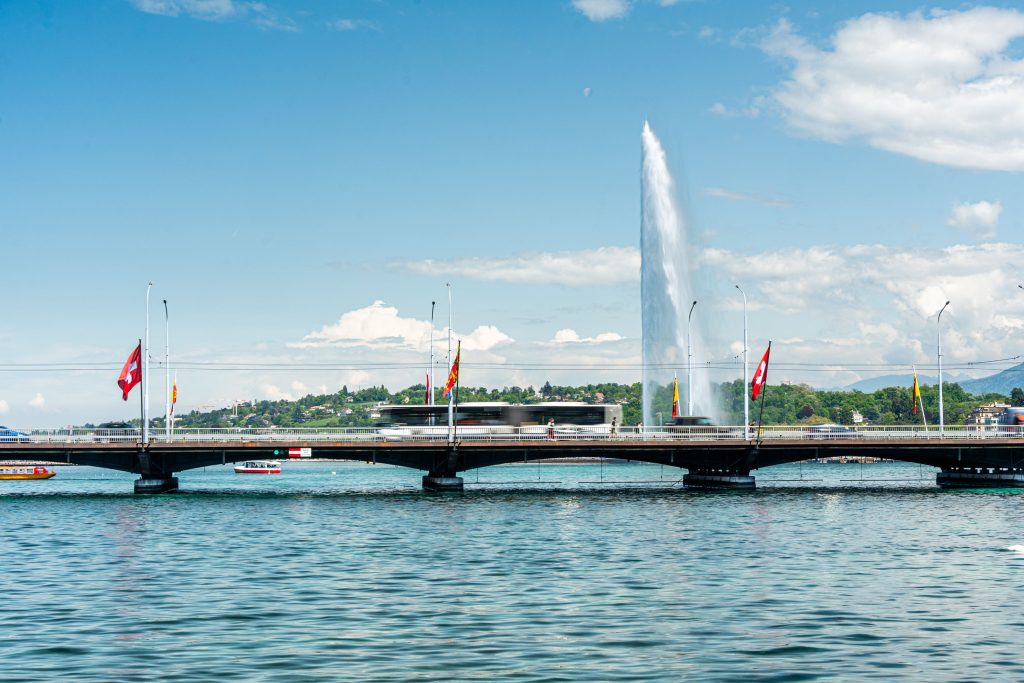 Genève, le 28 avril 2025. Le pont du Mont-Blanc. Images prétextes.